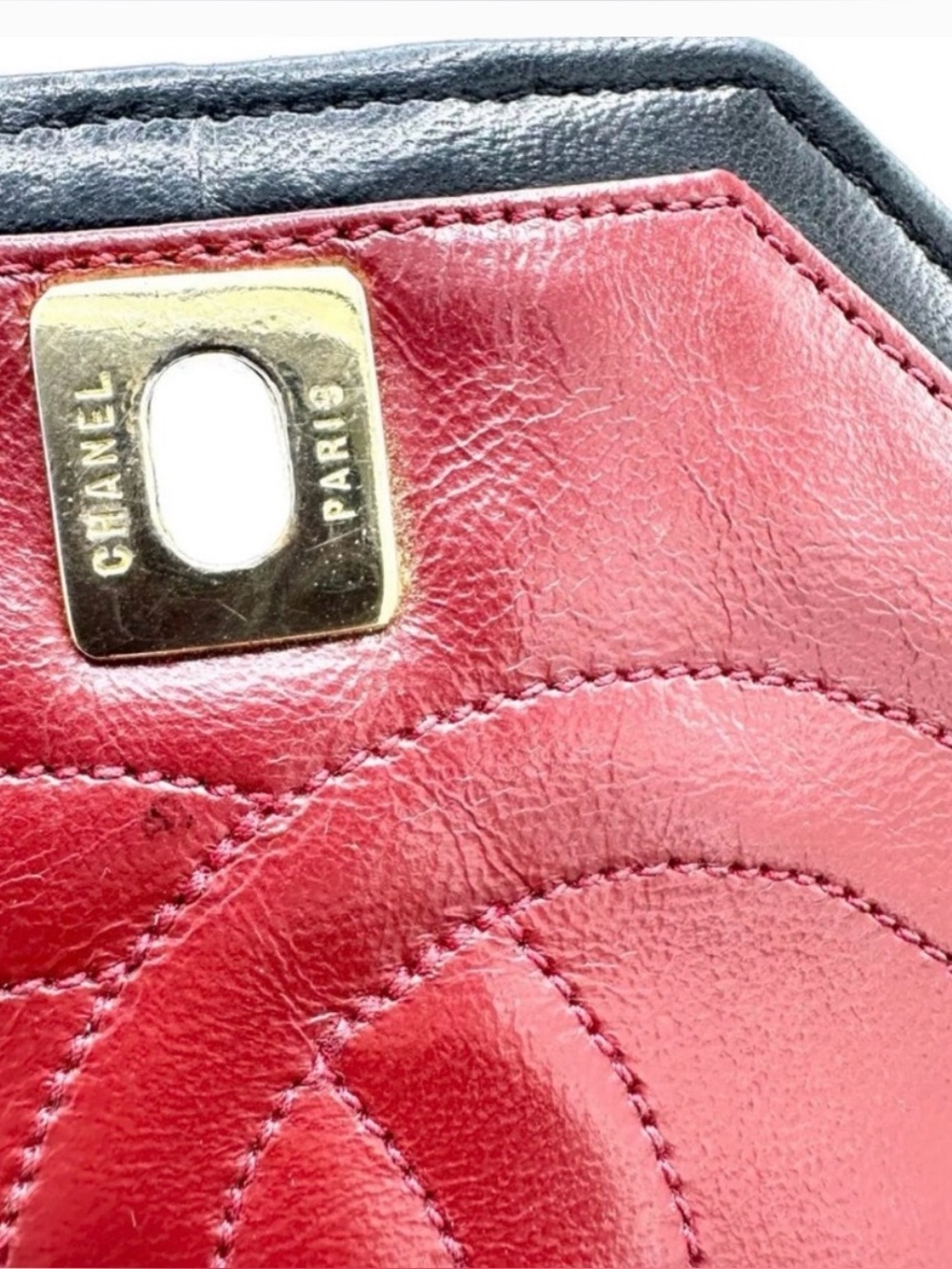 CHANEL Rare Early‑80s Chevron Lambskin Turnlock Envelope Bag 24K Gold‑Plated - Picture 16 of 16